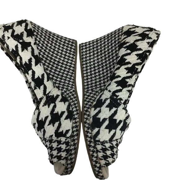 TOMS Scottish Houndstooth Wedges Peep Toe Black White Tweed Plaid sz 6 - Picture 5 of 13
